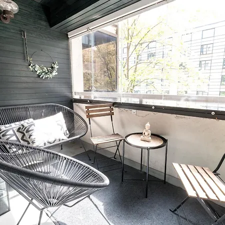 2ndhomes With Beautiful Balcony Apartamento